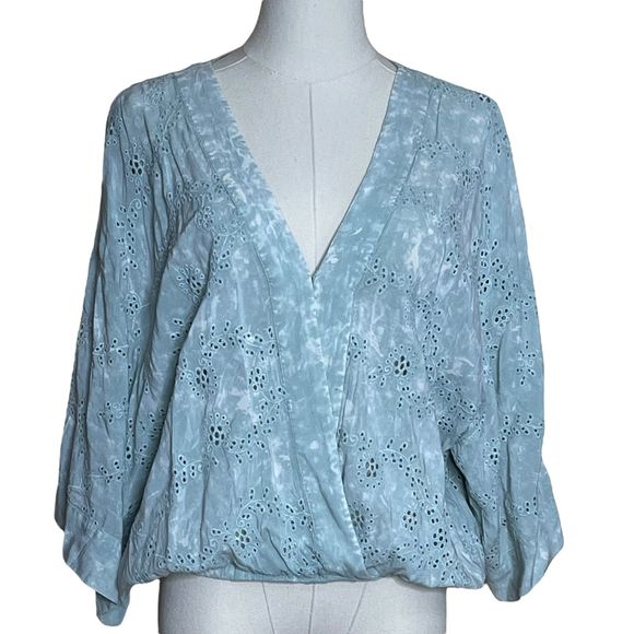 Young Fabulous & Broke Tia Wrap Eyelet Blouse Women's Green Crop Loose Kimono M - Picture 2 of 9